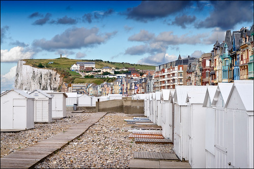 houses cliff france beach clouds landscape outdoors coast chalk sand cabin europe boulevard pebbles cliffs pebble hut coastline colourful northern villas gi picardie abbeville ault somme picardy merslesbains 1750mm