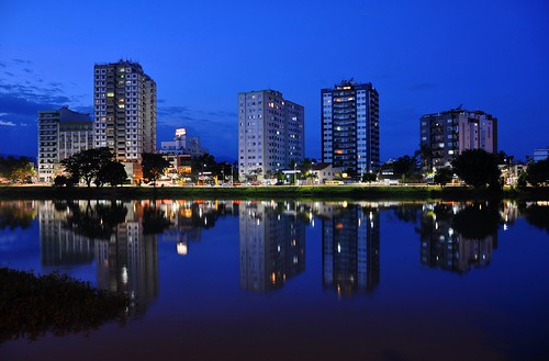 resende brasil noite night reflexos prédios rio river oro arquitetura água cidade buildings bluehour luzes lights sky céu reflections