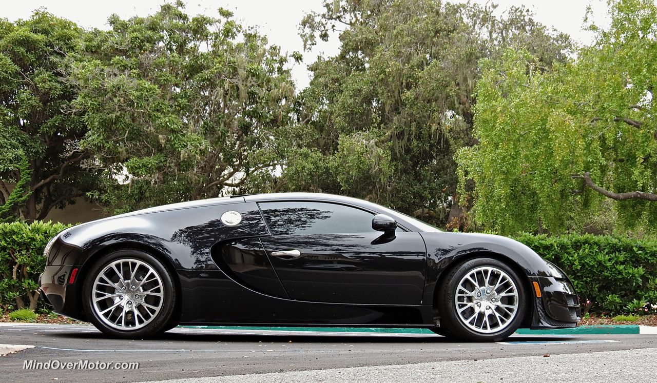 Bugatti Veyron Super Sport Side View
