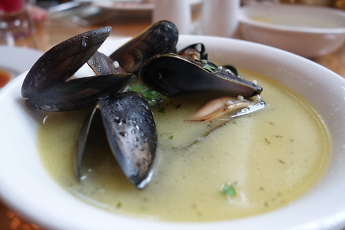 Pot Steamed Mussels at InterContinental Singapore's Champagne Brunch