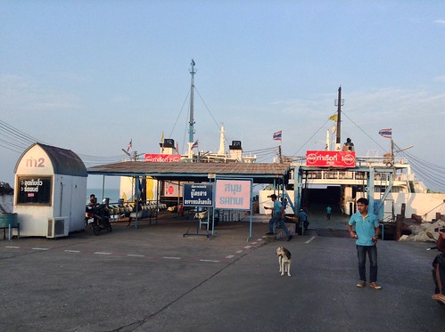 Surat Thani - Koh Phangan ferry dock