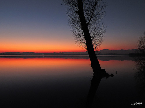 sunset italy coolpix tramonti lombardia varese 日落 غروب gavirate 21100 lagodivarese p520 coolpixp520 瓦雷泽湖 بحيرةفاريزي papamillo