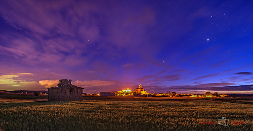 españa de noche tamara iglesia panoramica nocturna palomar estrella campos palencia estampitas nuve lantada