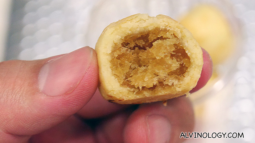 Sucre's 8 HAPPINESS (八喜) pineapple truffles to usher in lunar new year - Alvinology