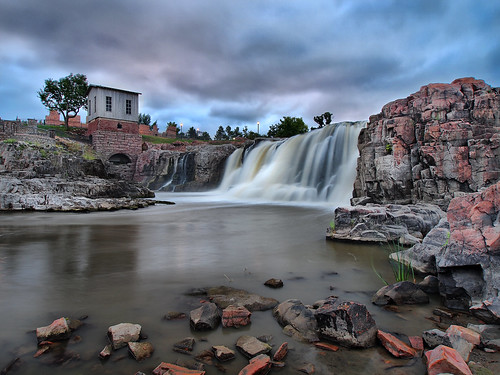 sunrise siouxfalls bigsiouxriver southdakotawaterfall siouxfallssouthdaktoa