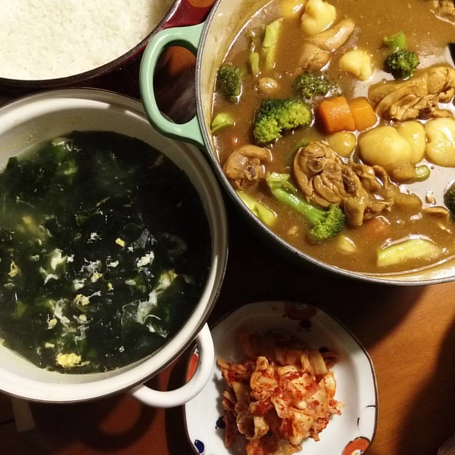 20160518 ✓咖哩雞 ✓韓式泡菜 ✓海帶芽蛋花湯 ✓鍋煮白飯 #葛蘿的餐桌