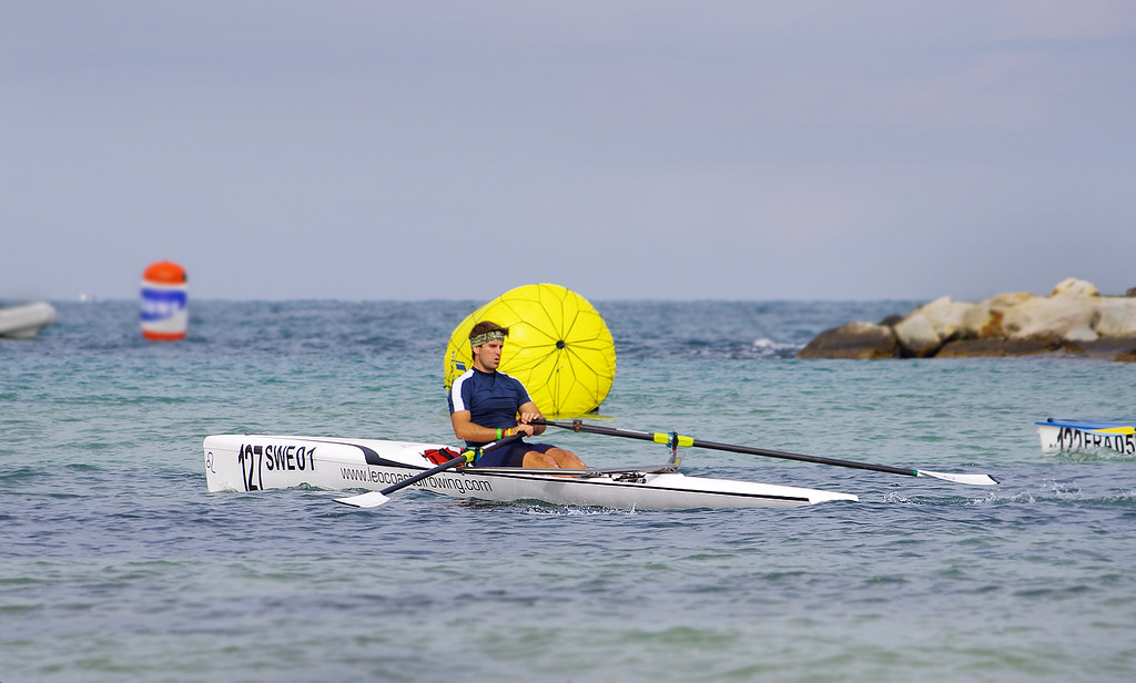 Peter Berg rowing