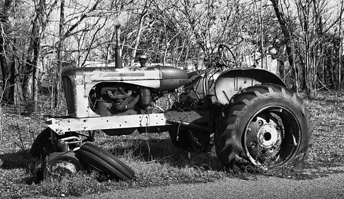 blackandwhite bw tractor abandoned oklahoma historic ghosttown meridian farmequipment tamron16300mmf3563diiivcpzdb016