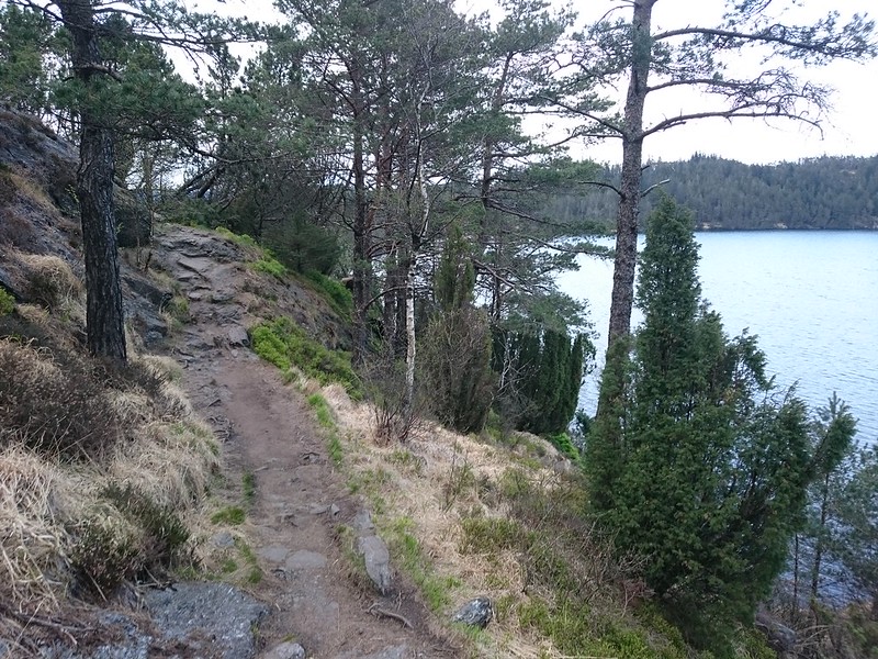 Path above Krokavatnet