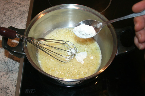 34 - Mehl einrühren / Stir in flour