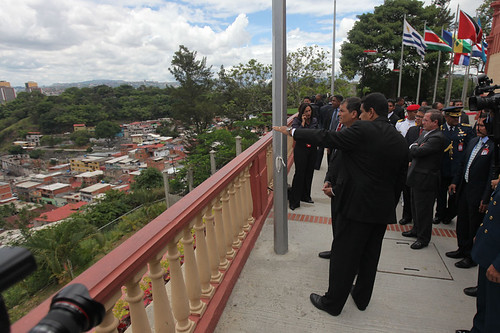 Así fue la visita de Maduro y Correa al Cuartel de la Montaña
