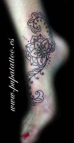 Tatuaje lotus mandala, Pupa Tattoo, Granada by Marzia PUPA Tattoo