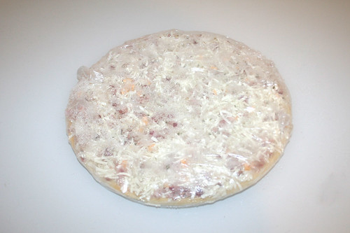 03 - Pizza gefroren in Folie / Pizza frozen wrapped