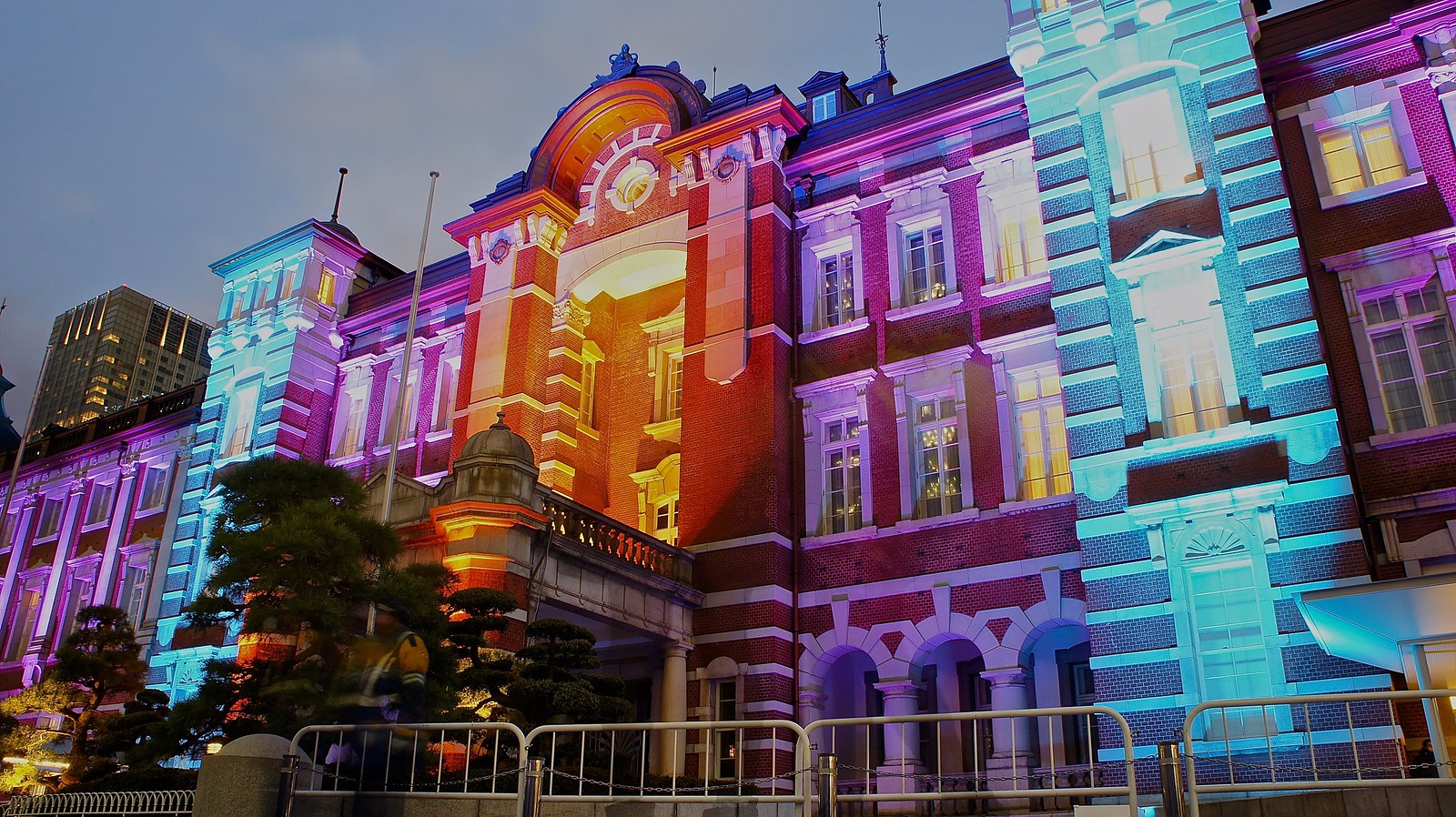 Light up at the 100th anniversary of JR Tokyo Station.