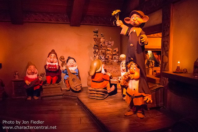Disneyland Dec 2012 - Snow White's Scary Adventures