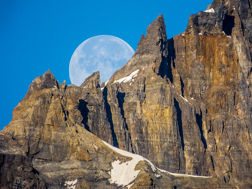 park travel sky naturaleza moon mountain canada nature lune daylight albert canadian luna adventure banff montaña morainelake