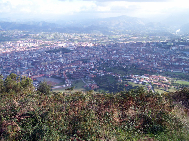 Así se ve la ciudad de Oviedo desde lo alto del Naranco