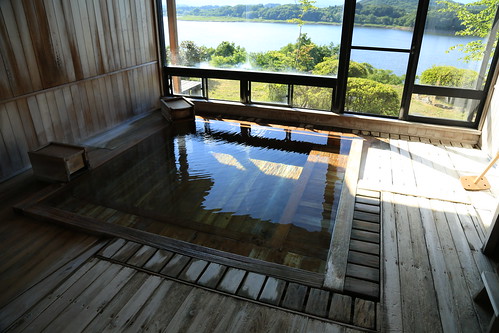 family lake beautiful sunshine japan landscape bathroom japanese inner clear onsen spa morioka furo 盛岡 温泉 風呂 雫石 繋温泉