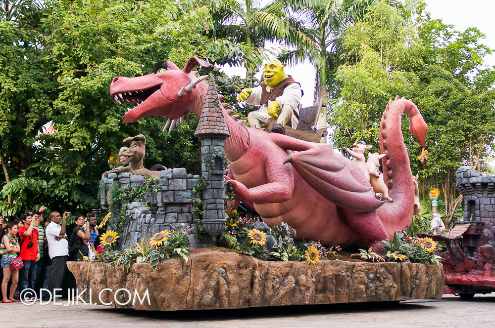 Universal Studios Singapore - Hollywood Dreams Parade - Far Far Away