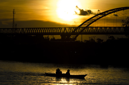 sunset sun river indonesia boat borneo centralborneo palangkaraya kalimantantengah