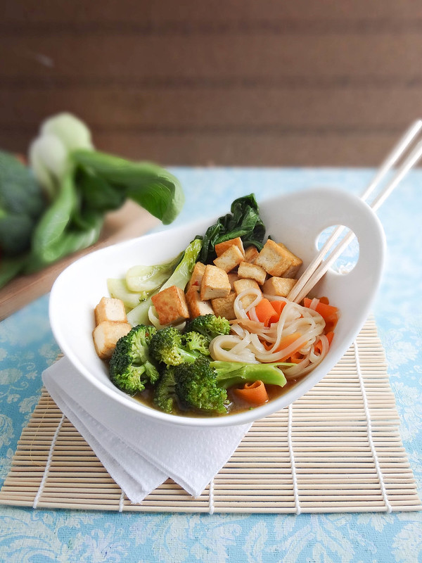 crispy tofu noodle bowl // smbp