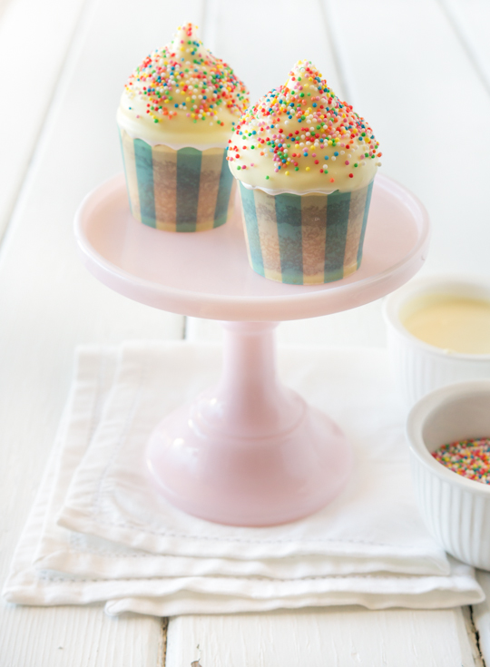 White Chocolate Hi-Hat Cupcakes