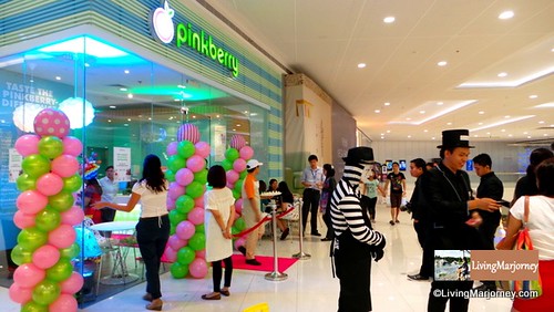 Now Swirling: Pinkberry in SM Mega Fashion Hall
