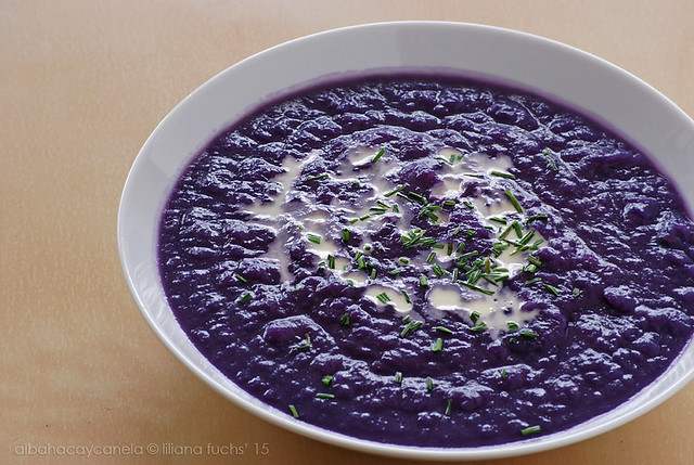 Red cabbage cream 
soup