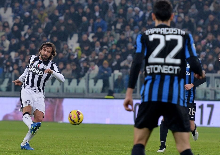 150220_ITA_Juventus_v_Atalanta_Bergamo_2_1_Andrea_Pirlo_scores_second