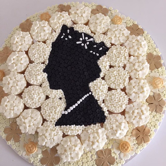 Majesty's 90th Birthday Cake by Prettycutebakes cakes