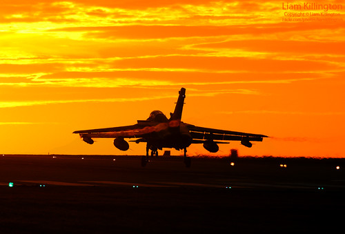 sunset sun silhouette nikon sundown aircraft aviation military 300mm nikkor tornado f4 107 d300 panavia gr4 fastjet rafmarham zd844