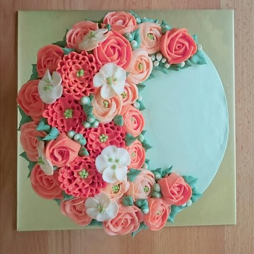 Lovely Floral Cake by Misaac