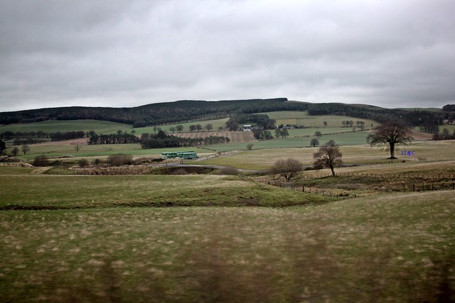 火車遊英國~f前往愛丁堡移動中隨拍