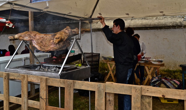 roasted pig guatemala street vendor food