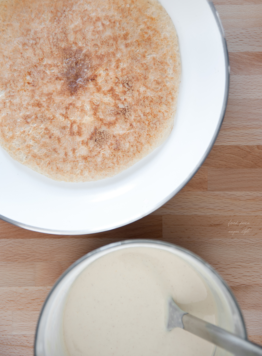 Vegan pancakes with carob cream (gluten-free)
