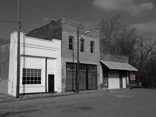 blackandwhite architecture mississippi awning flag delta vacant duncan smalltown selectivecolor