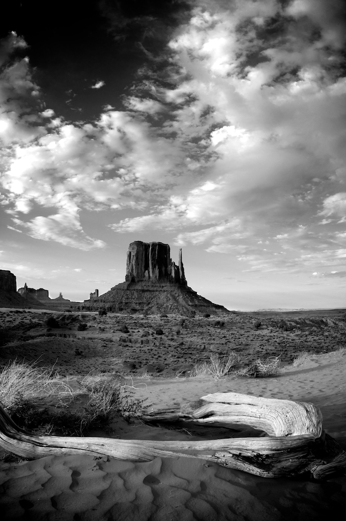 Monument Valley in Utah, The Mitten, photography art, for home and office décor. Title is: 126