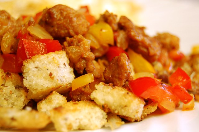 a simple real food recipe :: traditional spanish migas and chorizo