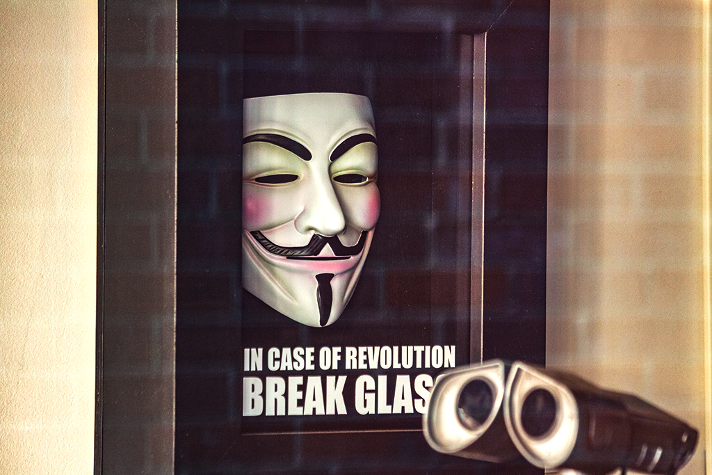 IN-CASE-OF-REVOLUTION-BREAK-GLASS--Olde-City