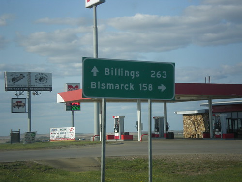 sign northdakota intersection i94 biggreensign distancemarker goldenvalleycounty nd16 freewayjunction