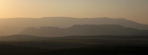 africa sunset sunlight mountains sol southafrica atardecer afrika mpumalanga montañas drakensberg drakensberge suidafrika sudáfrica dragonmountains drakensbergrange drakensberescarpment