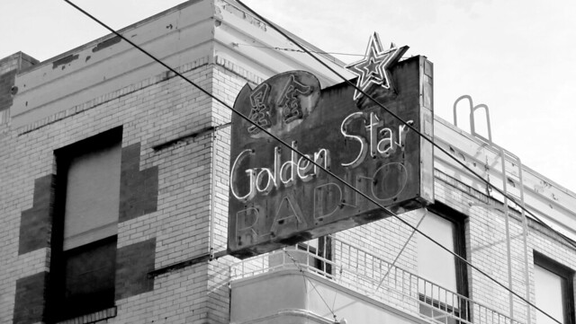 Golden Star Radio Neon