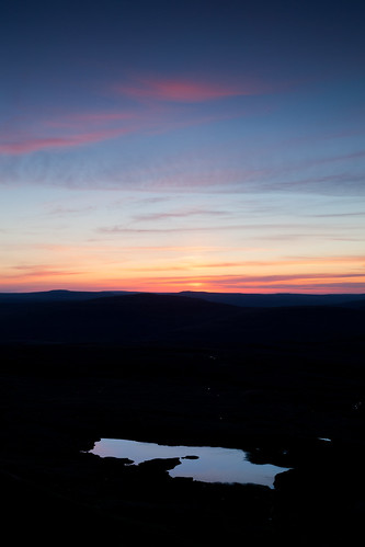 uk lake silhouette sunrise dawn high clearsky yorkshiredales whernside