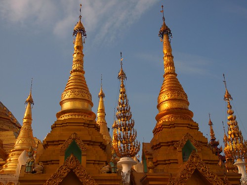 Shwedagon Pagoda in Yangon (Myanmar 2013)