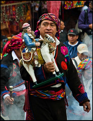 Ceremonia maya en Chichicastenango