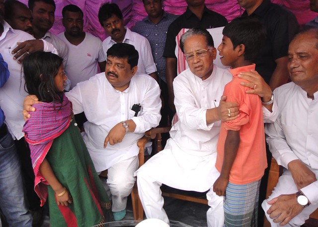 Assam CM Tarun Gogoi with the inmates at relief camps.