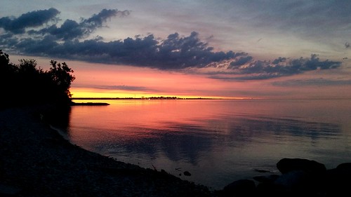 canada color sunrise outdoors dawn shoreline lakeshore spelling scarborough predawn happier