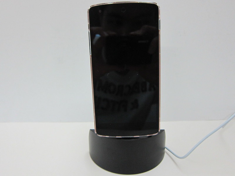 ARQ Dock 2.0 - Black with Nexus 5
