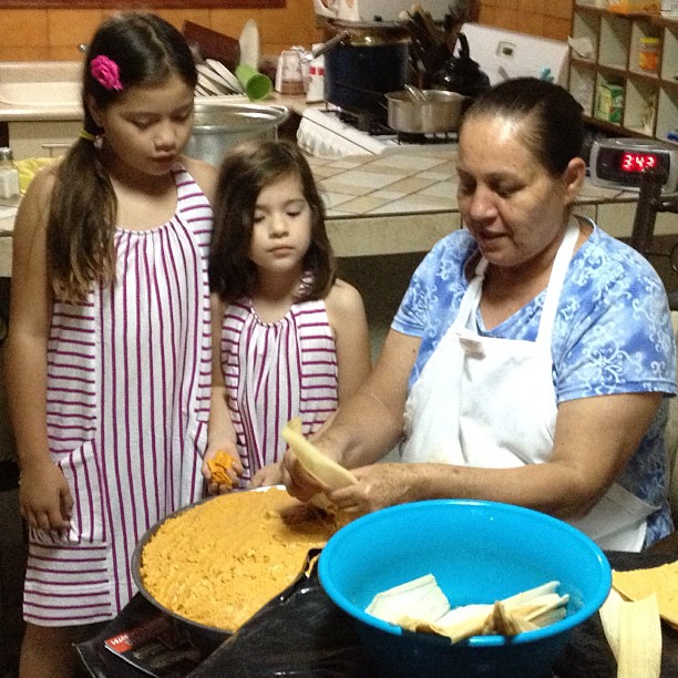 Haciendo tamales con tía Mary! ?