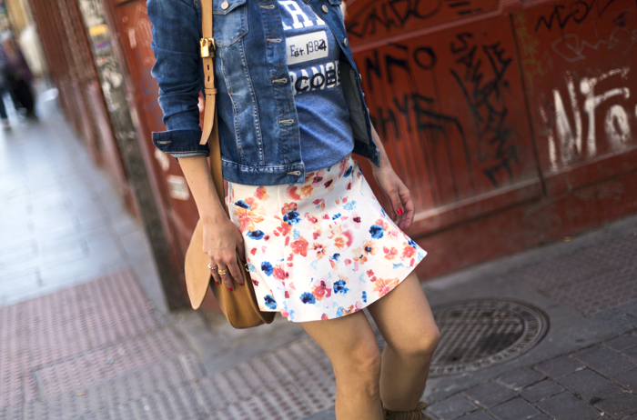 street style barbara crespo floral peplum skirt sendra boots marc by marc jacobs tshirt fashion blogger outfit blog de moda